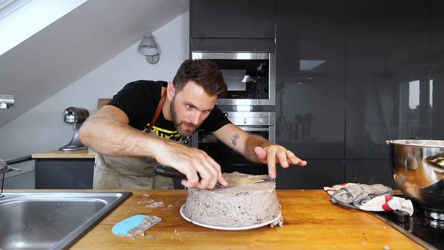 The Epic OREO Cake with Dripping Chocolate Ganche! смотреть онлайн