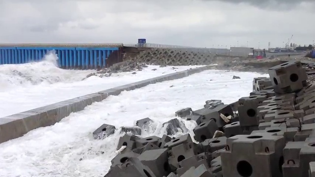 В Сочи перед Олимпийской деревней смыло дорогу смотреть онлайн