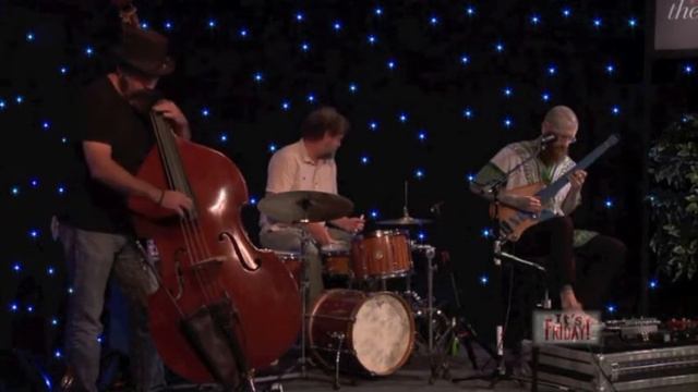 Pocketful of Claptonite on It's Friday!, May, 22, 2015 смотреть онлайн