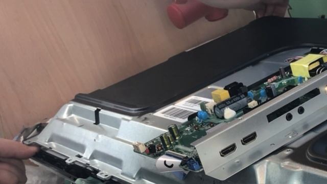 Пропало изображение на телевизоре? Чёрный экран и звук? А в подсветке ли дело?