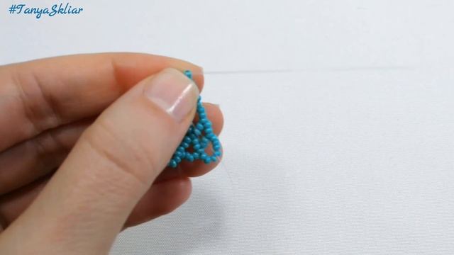 СЕРЬГИ ИЗ БИСЕРА И БУСИН СВОИМИ РУКАМИ/ Bead and Bead Earrings DIY Tutorial смотреть онлайн