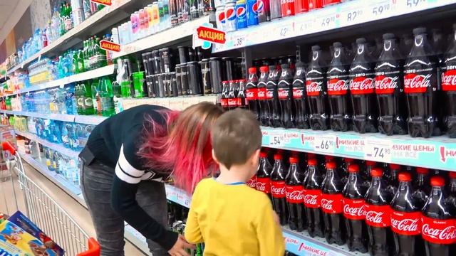 Света и Богдан пошли в огромный магазин // Твиксики