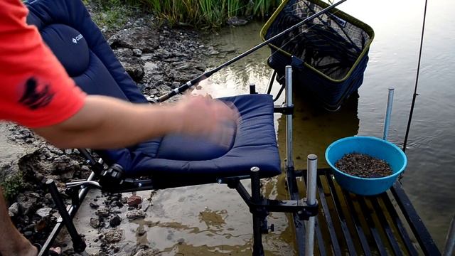 Резвый клев белой!!! Рыбалка с ночевкой на Фидер. Новое кресло, катушка и шнур смотреть онлайн