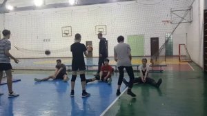 Лучшее упражнения для приема мяча снизу в Волейболе