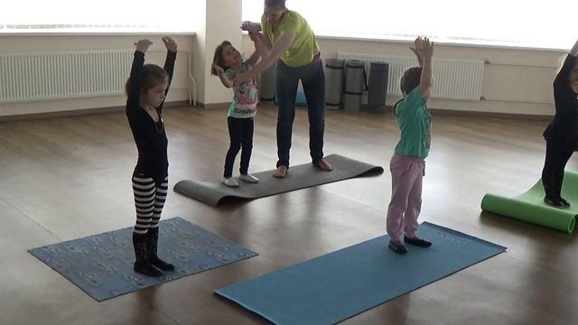 Гимнастика для детей. РастяжкаGymnastic for kidsMiss Katy gymnasticНе мисс Николь
