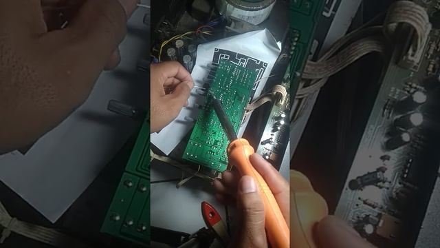 bagian ke2 perbaikan amplifier, kerusakan echo mic nya tidak berfungsi. смотреть онлайн