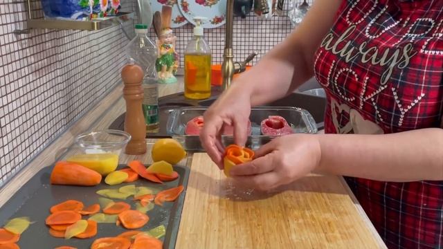 Форель с гарниром в духовке! Приготовить вкусно и красиво ! смотреть онлайн