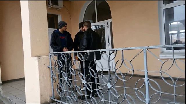 Лев Против - Бухой сотрудник ЖД смотреть онлайн