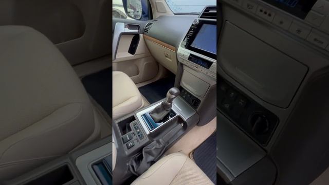 Toyota Land Cruiser Prado в комплектации TX L смотреть онлайн