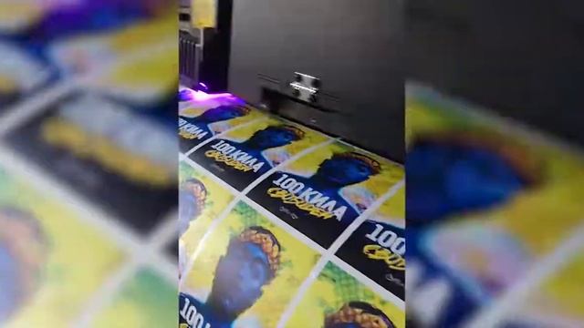 Printing and cutting 100 Kila stickers with Mimaki UCVJ300-160 смотреть онлайн