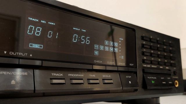 Kenwood DP-7010 / 18 BITS Linear Dual D/A Converter / PCM58 смотреть онлайн