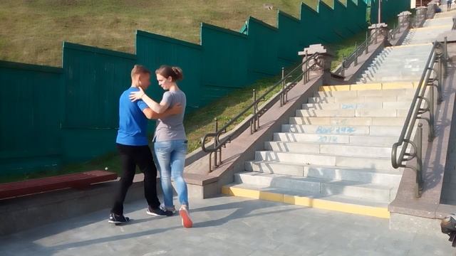 как правильно раздавать листовки о новом наборе в группу Аргентинского танго :) смотреть онлайн