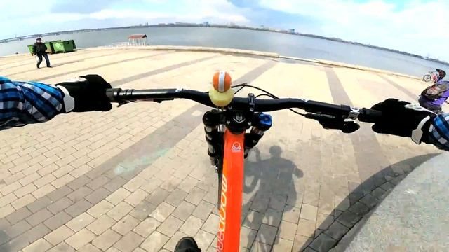 Друг купил новый БАЙК & прокатили СТРИТЕЦ по ФАНУ! смотреть онлайн