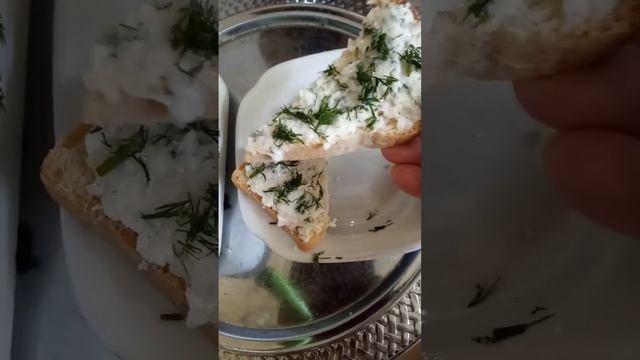 Сало с чесноком и зеленью!!! Вкуснейшая намазка на хлеб!!! Быстрый перекус ! смотреть онлайн