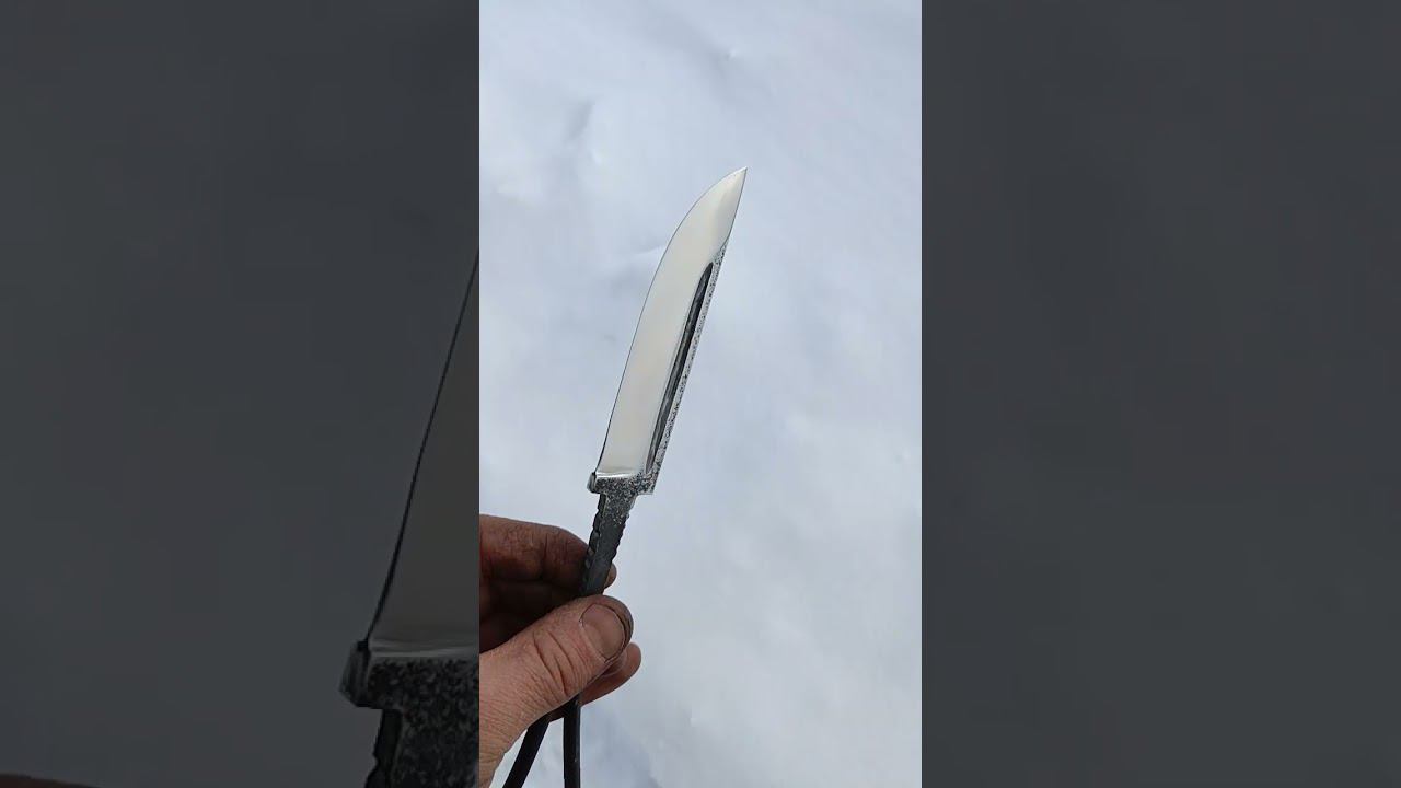 Слегка отполировал клинок, чтобы было понимание до какого момента снимать риски от слесарки. смотреть онлайн