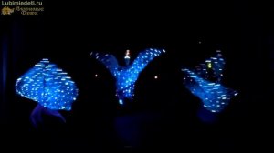 Завораживающий ТАНЕЦ В СВЕТЯЩИХСЯ КОСТЮМАХ ஐ Светодиодные крылья творят чудеса! #Танцы