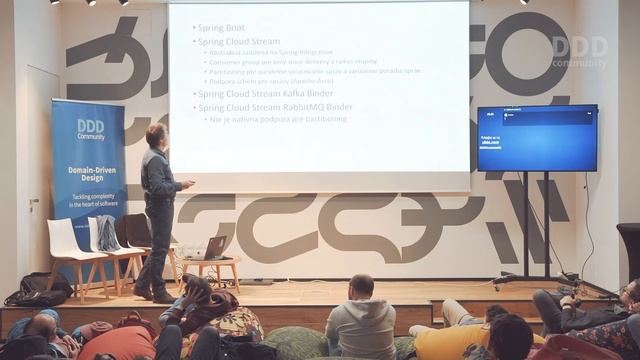 PRAKTICKÁ UKÁŽKA IMPLEMENTÁCIE CQRS PATTERN-U | Ivan Macalák Solution architect v PosAm смотреть онлайн