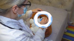 Пять обезьянок прыгали на кровати ! Один упал ! Назаврик вызвал врача !