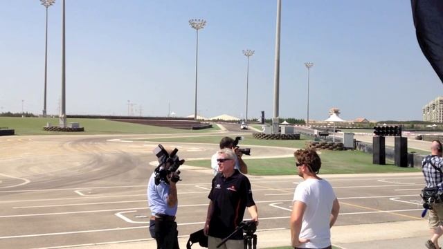 Sebastian Vettel driving the Infiniti FX Vettel Edition in Abu Dhabi смотреть онлайн