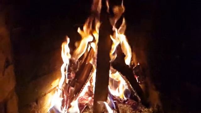 Ночь, камин, дача смотреть онлайн