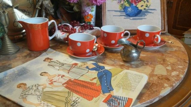 Антиквариат. Винтаж. Молочник с завода Круппа. Прогулка в прошлое. Красный в белый горошек. смотреть онлайн