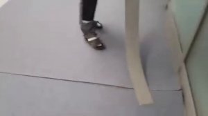 Как сделать стыки на ковролине. Укладка ковролина.