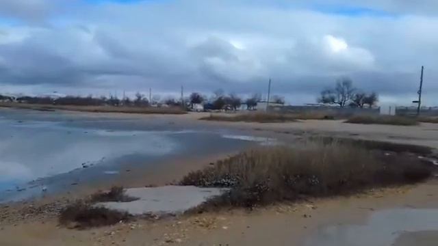 SOS! Малое Мойнакское озеро возле Евпатории превращается в лужу? смотреть онлайн