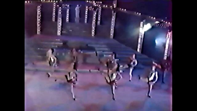 Люба Полянская - Ножки (Весёлая вдова) смотреть онлайн