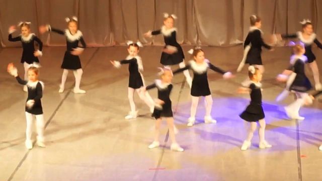 Танец Кошки на песню Ж. Агузаровой "Кошки", ДК Шинник, 30 лет Крыничке смотреть онлайн