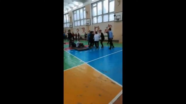 пьяное быдло в спортивках адидас танцует квас и пьёт хардбасс смотреть онлайн