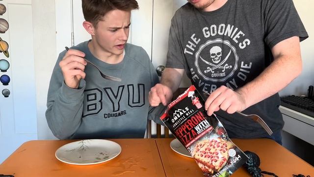 Pizza Cooked In A Bag That Also Tastes Like A Bag смотреть онлайн