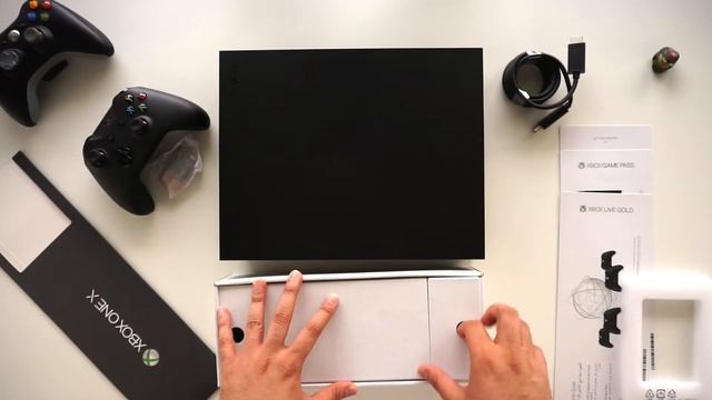 Xbox One X - Unboxing