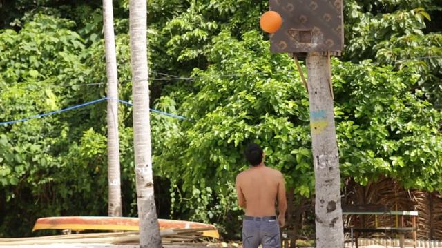 Разумные заметки.Обзор пляжа Puka beach.Ну и конечно ТАНЦЫ. смотреть онлайн