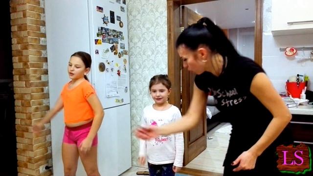 Смешное видео - как дети танцуют !!! Попробуй не улыбнись, это нужно увидеть)))))) смотреть онлайн