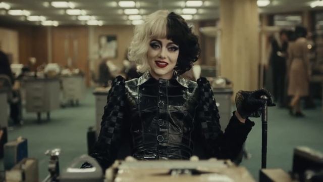 Девушка, рожденная с телом, разделенным на две половины, у каждой из них есть свое предназначение