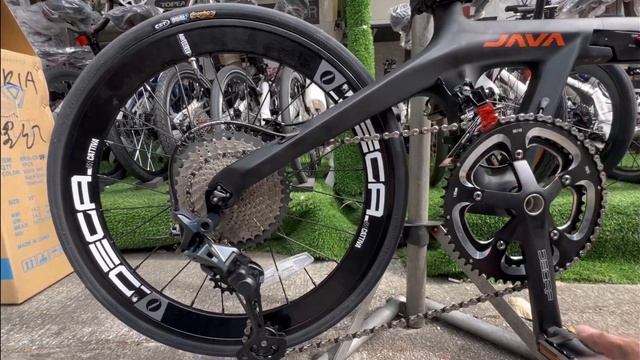 JAVA ARIA-24S YouTube 2023 JAVA ARIA-24S CARBON 451 碟刹 有56:11T最大齒比5.09，有速度；又有46:42T最細齒比1.095，有爬坡力? смотреть онлайн