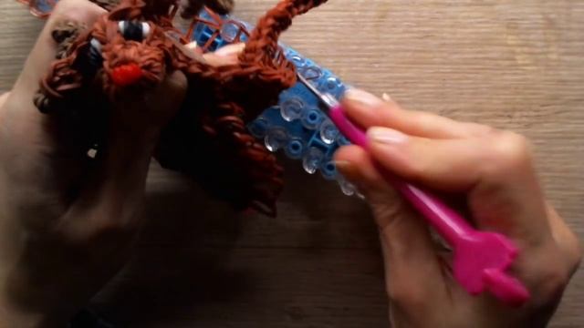 DIY Rainbow Loom Rudolph reindeer Part 2/2 Loombicious смотреть онлайн
