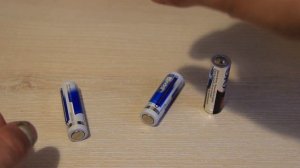Как проверить заряд батарейки без вольтметра. How to check the battery charge without a voltmeter