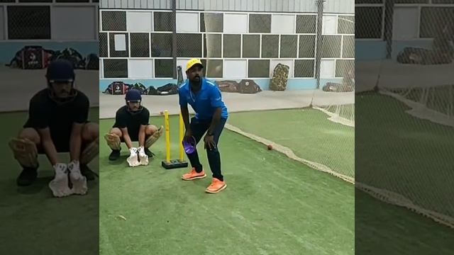 How to become a good keeper |wicket keeping drill | Crick Coach Black Diamond- Ashok| Cricket coach смотреть онлайн