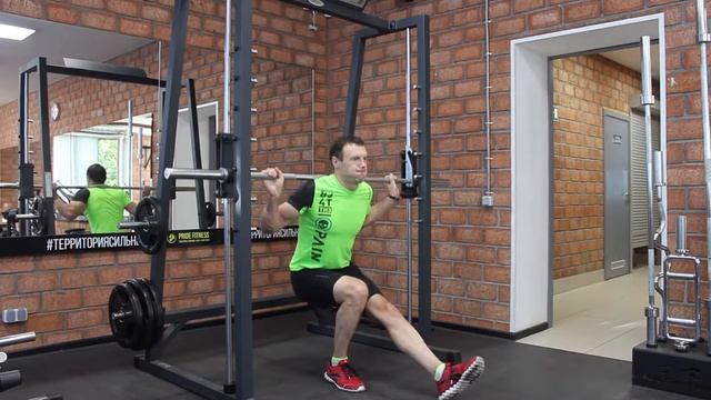 bodymaster : Приседания на одной ноге в машине Смита смотреть онлайн