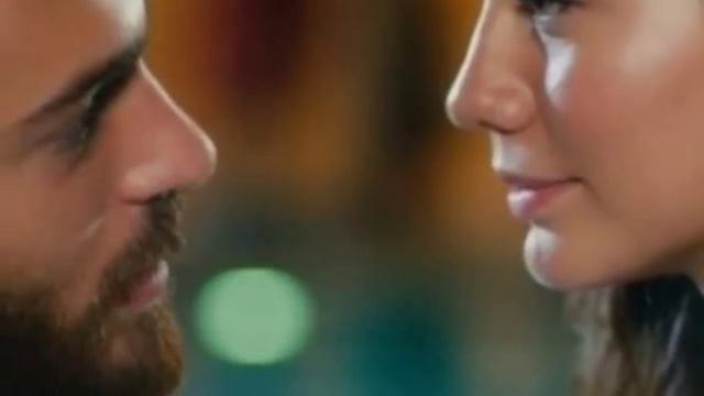 Mientras Can Yaman tiene un problema de salud¡Demet Ozdemir está animando! #candem #canyaman смотреть онлайн