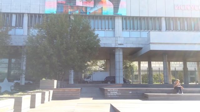 Видео экран медиа фасад на здании Третьяковской галереи смотреть онлайн