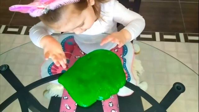 Ева и Мама делают слайм | Как сделать слайм смотреть онлайн