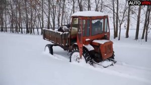 Что творит этот Трактор Т   16 против военного УАЗа в глубоком снегу