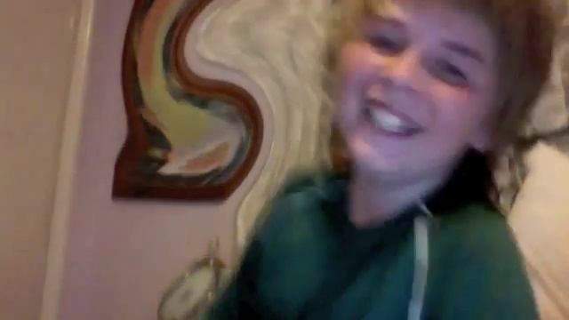 Idiots playing with Photo Booth смотреть онлайн