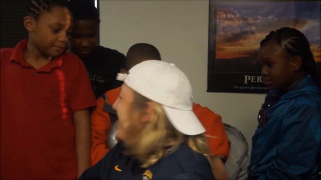 New England Patriot Ted Karras love the kids on Tevin Studdard Show смотреть онлайн
