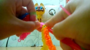 корзинка из резинок на рогатке