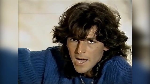 Томас Андерс поёт под гитару. смотреть онлайн