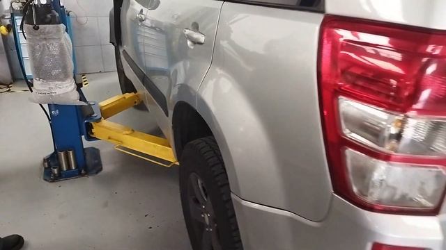 Cambio de aceite caja (Grand Vitara SZ - transmisión manual) смотреть онлайн