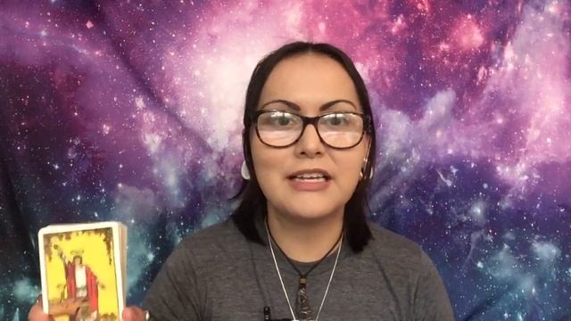 What Is The Difference Between Tarot and Oracle Decks, And Which One Should You Start With? смотреть онлайн